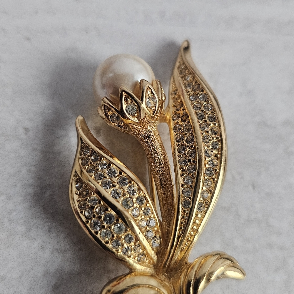 Vintage Dior Floral Pearl and Rhinstone Brooch - Picture 4 of 11